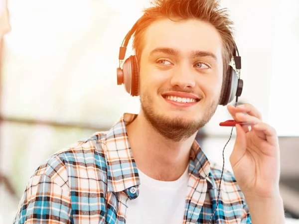 Young man working in office — Stock Photo, Image