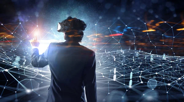 Sanal gerçeklik yaşıyor. Karışık teknik