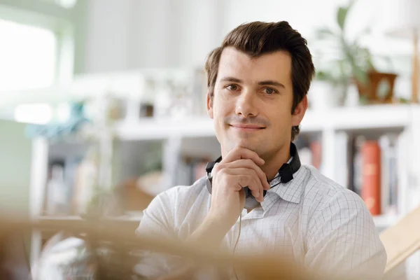 Jonge zakenman in functie — Stockfoto