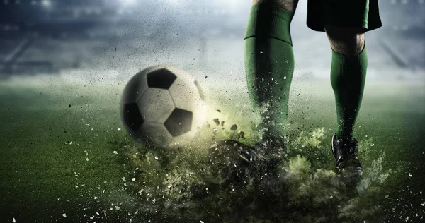 Voetbal doel moment. Mixed media — Stockfoto