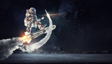 Yönetim Kurulu uçan üzerinde uzay adamı. Karışık teknik