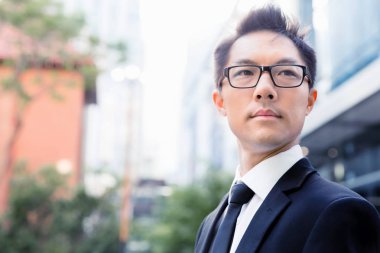 Benim iş konusunda ciddi