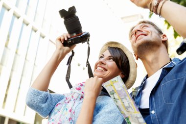 Gülümseyen çift kamera ile