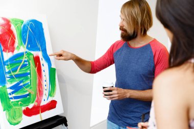 Bir galeri ve düşünüyor sanat gençler