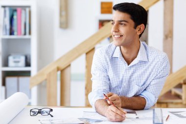 Genç adam mimar ofis