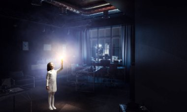 Gizemli bir şey dokunmak. Karışık teknik