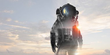 Uzay adamı serüveni. Karışık teknik