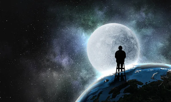 Bu dünyada yapayalnız hissediyor. Karışık teknik