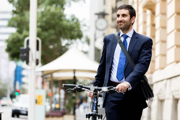 Bisikletli genç işadamları