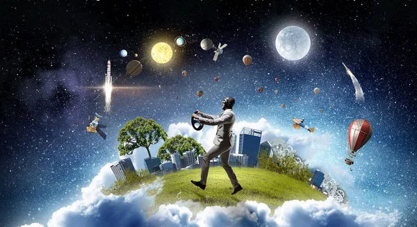 Komik havacı çalıştıran. Karışık teknik