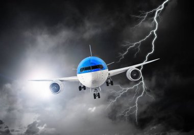 Uçak gökyüzünde. Karışık teknik