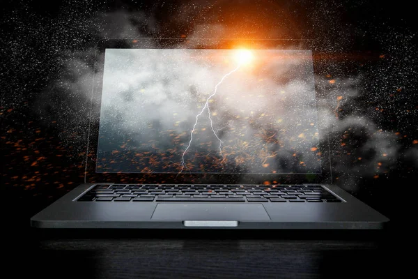 Yıldırım ile dizüstü bilgisayar. Karışık teknik