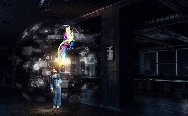 Çocukluk hakkında büyüdür. Karışık teknik