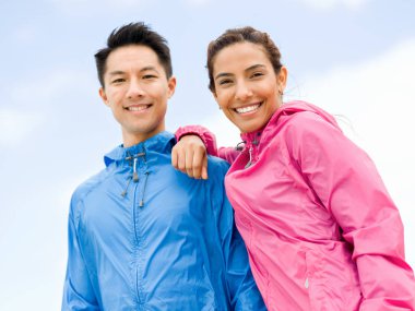 Ayakta Plajı'nda genç Çift