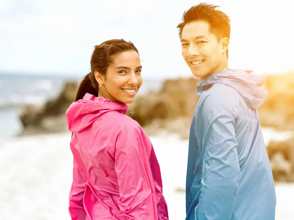 Ayakta Plajı'nda genç Çift