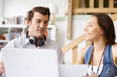 İki genç insan start-up takım