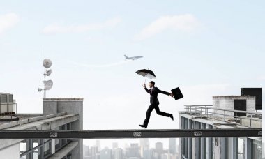 Korkusuz işadamı üstesinden zorluk. Karışık teknik