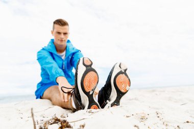 Adam sahilde dışında eğitim