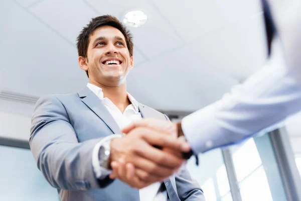 Handshake of businessmenoncepts - enfoque suave —  Fotos de Stock