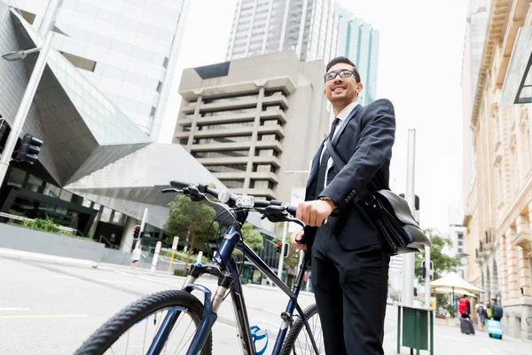 Bisikletli genç işadamları