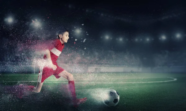 O bir şampiyon olmaya devam etmektedir. Karışık teknik