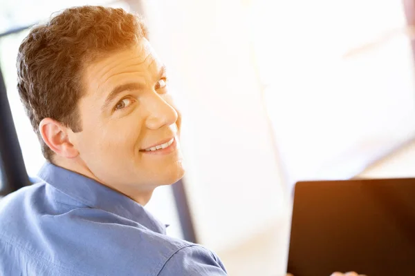 Handsome businessman working at computer — Stock Photo, Image