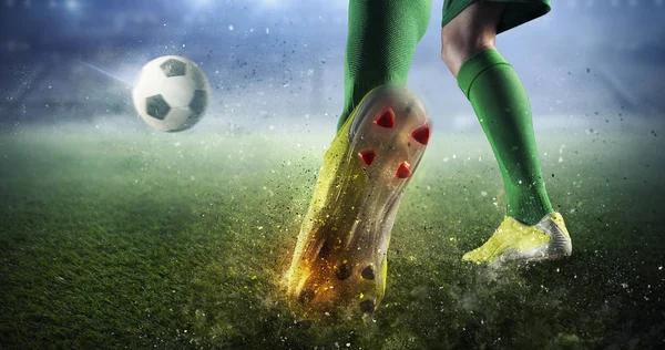 Futbol gol anı. Karışık teknik