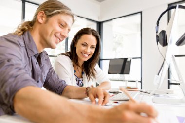 İki genç iş adamları Office görüntü