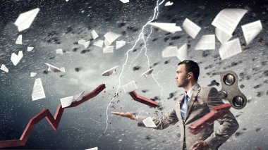 Onun enerji ve güç sonsuzdur. Karışık teknik