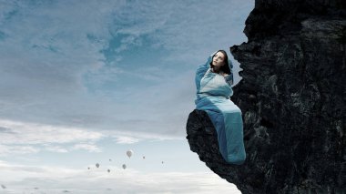 Kız turistik dinlenme. Karışık teknik