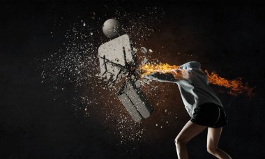 Genç boksör kadın. Karışık teknik