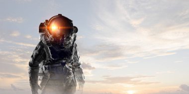 Uzay adamı serüveni. Karışık teknik