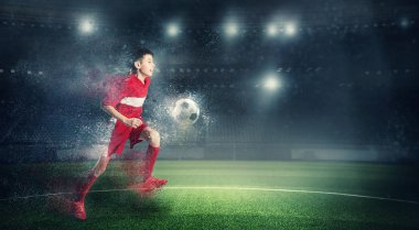 O bir şampiyon olmaya devam etmektedir. Karışık teknik