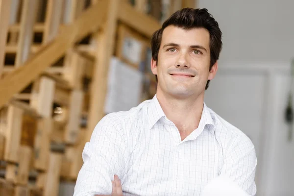 Hombre joven con auriculares — Foto de Stock