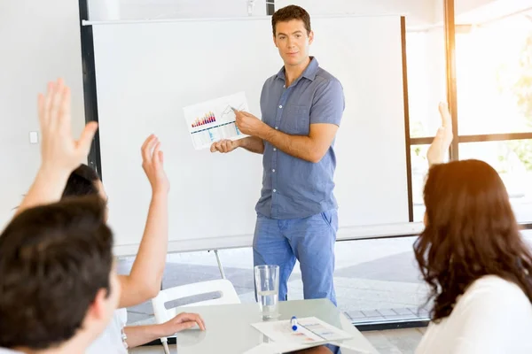 Business meeting with presentation — Stock Photo, Image