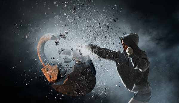 Молодая боксерша. Смешанные медиа
