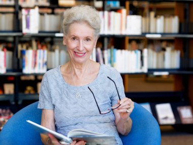 Yeni kitaplar ile onun zaman ayırdığınız