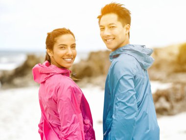 Ayakta Plajı'nda genç Çift