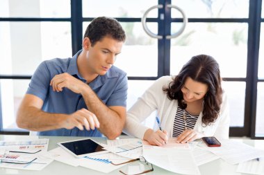 İki genç iş adamları Office görüntü