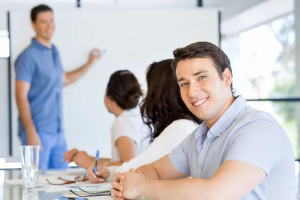 Affärsmöte med presentation — Stockfoto