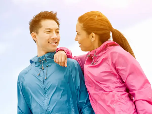 Ayakta Plajı'nda genç Çift