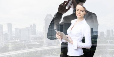 Modern iş moda bu. Karışık teknik