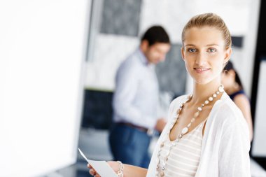 Office çekici kadın işçi