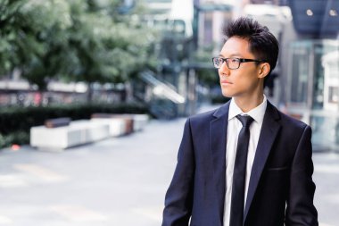 Benim iş konusunda ciddi