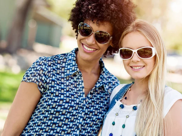 Two women friends in park — Stock Photo, Image