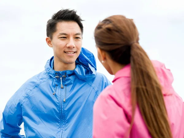 Ayakta Plajı'nda genç Çift