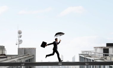 Korkusuz işadamı üstesinden zorluk. Karışık teknik