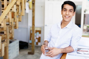 Genç adam mimar ofis