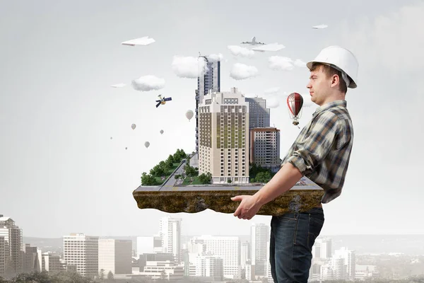 Mimar sunmak onun projesi