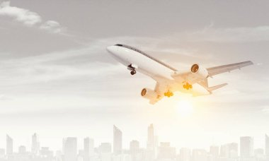 Uçak gökyüzünde. Karışık teknik